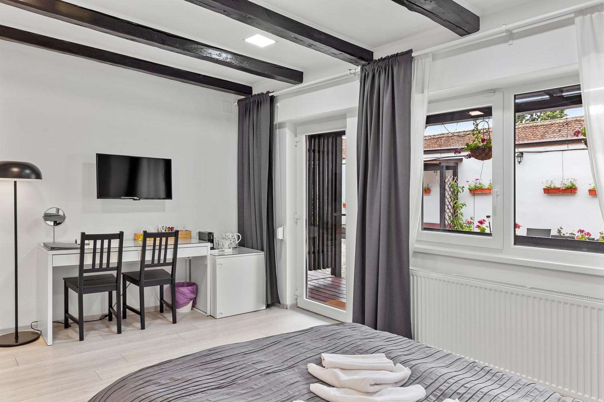 Pensiunea Alina "Adults Only" Sibiu Bagian luar foto